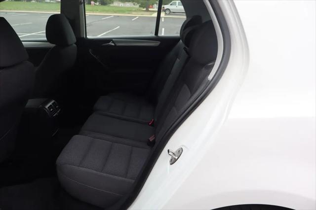 2013 Volkswagen Golf 2.5L 4-Door