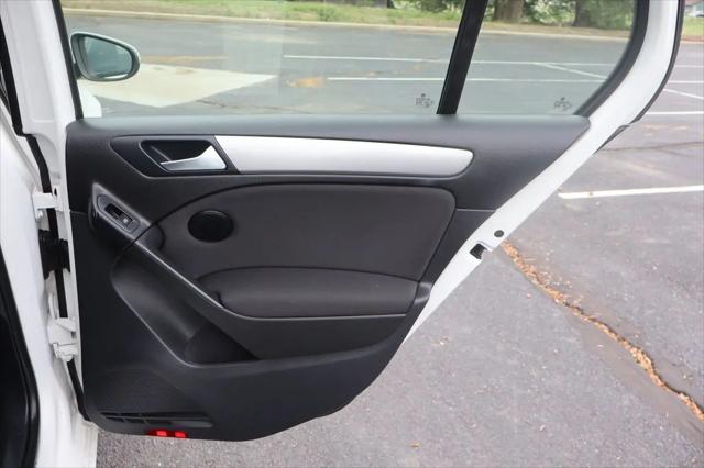 2013 Volkswagen Golf 2.5L 4-Door