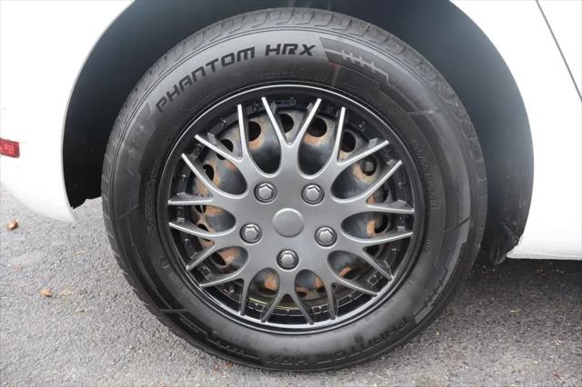 2013 Volkswagen Golf 2.5L 4-Door