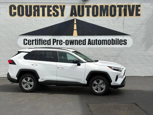 2023 Toyota RAV4 Hybrid LE