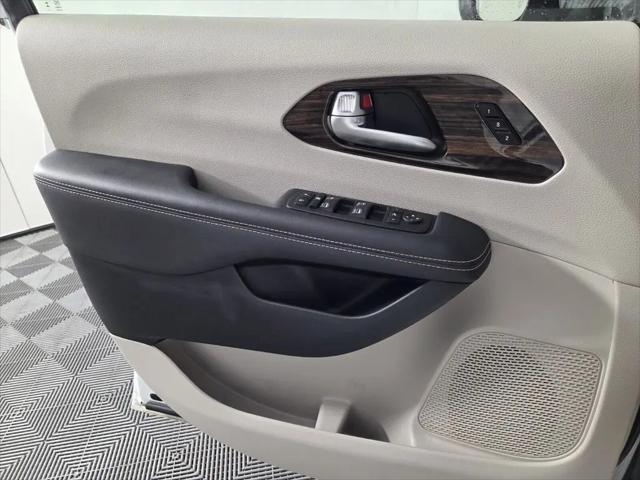 2023 Chrysler Pacifica Limited AWD