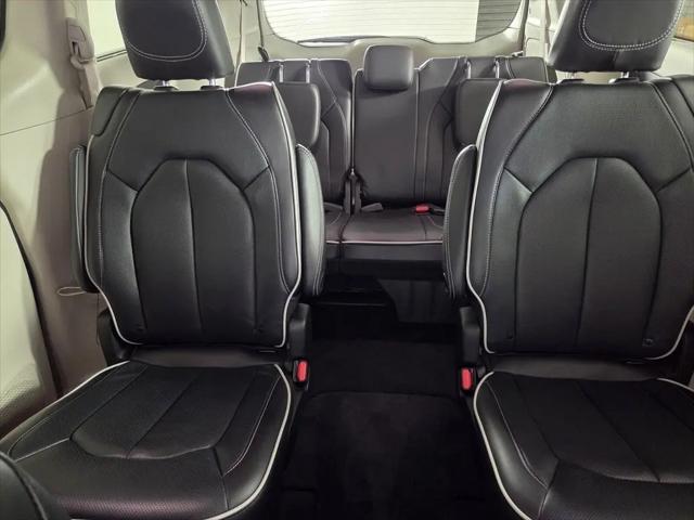 2023 Chrysler Pacifica Limited AWD