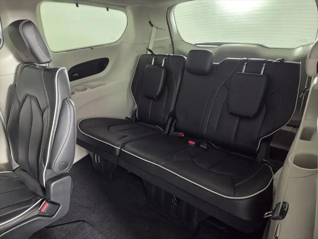2023 Chrysler Pacifica Limited AWD