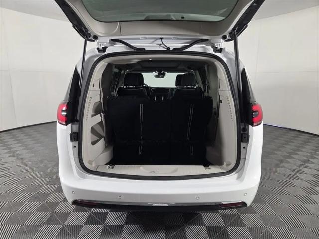 2023 Chrysler Pacifica Limited AWD