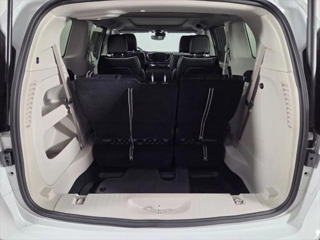 2023 Chrysler Pacifica Limited AWD