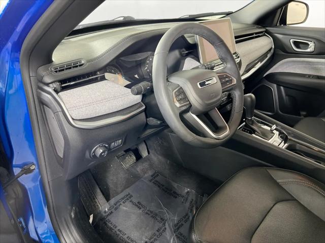 2023 Jeep Compass Latitude Lux FWD
