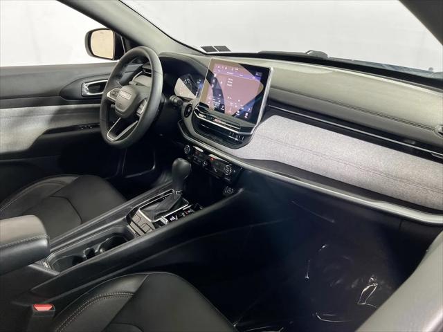 2023 Jeep Compass Latitude Lux FWD