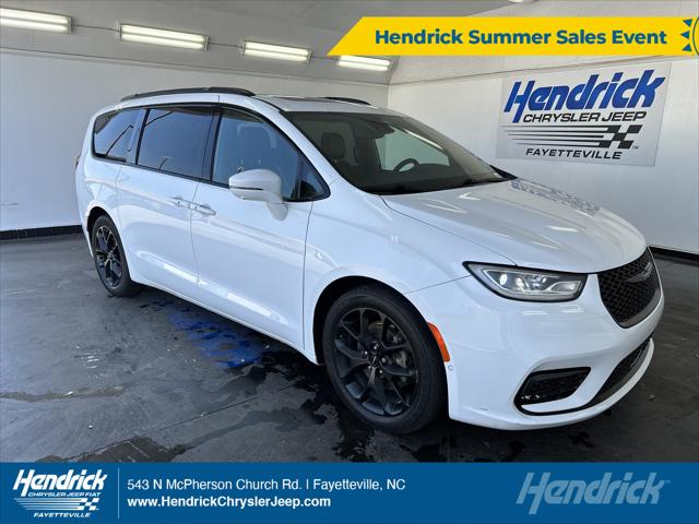 2022 Chrysler Pacifica Limited for sale in Fayetteville, NC