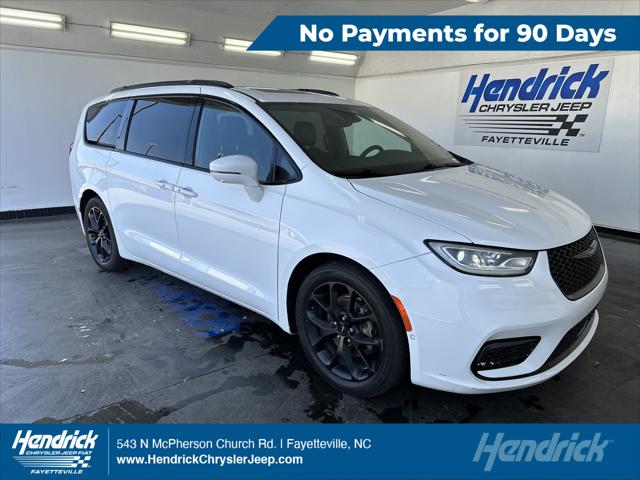 2022 Chrysler Pacifica Limited for sale in Fayetteville, NC