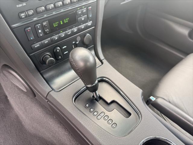 2002 Ford Thunderbird Base