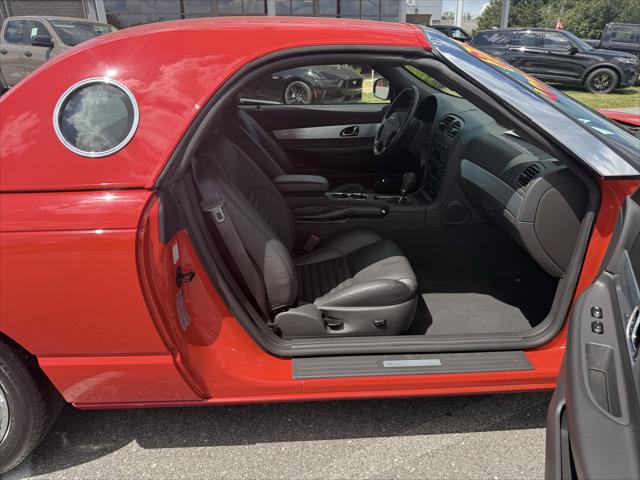 2002 Ford Thunderbird Base