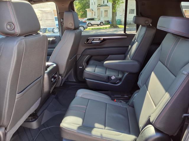 2026 Chevrolet Suburban RST, 4WD