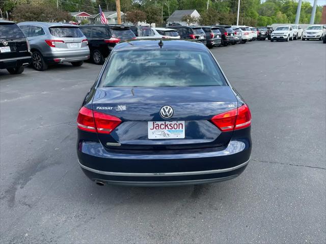 2013 Volkswagen Passat 2.5L SEL Premium