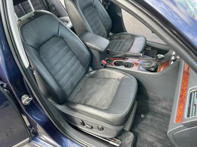 2013 Volkswagen Passat 2.5L SEL Premium