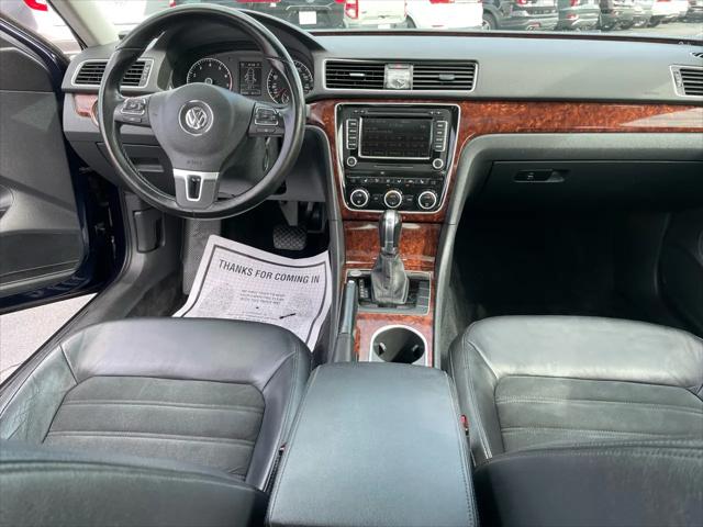 2013 Volkswagen Passat 2.5L SEL Premium