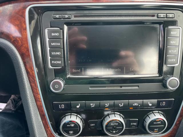 2013 Volkswagen Passat 2.5L SEL Premium