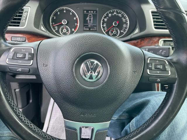 2013 Volkswagen Passat 2.5L SEL Premium