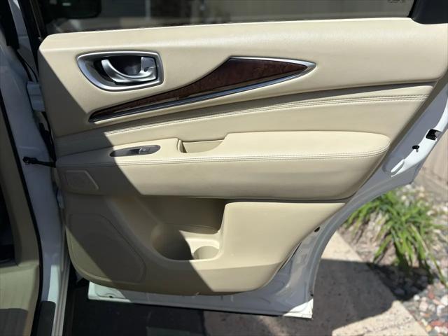 2013 INFINITI JX35 AWD 4dr