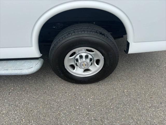 2024 Chevrolet Express Cargo Van RWD 2500 Regular Wheelbase WT