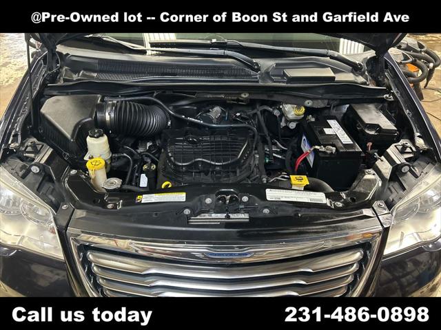 2011 Chrysler Town & Country Touring