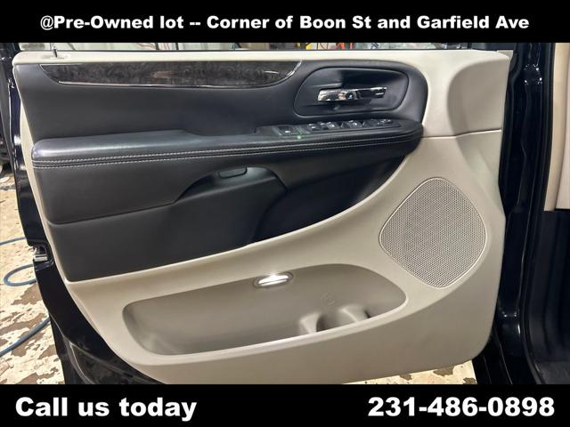 2011 Chrysler Town & Country Touring