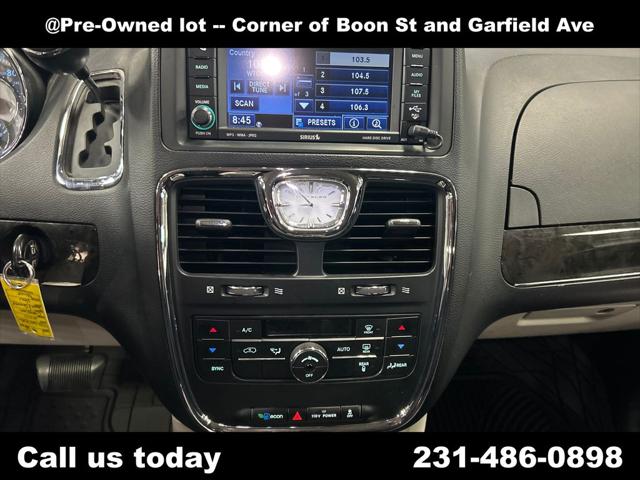 2011 Chrysler Town & Country Touring