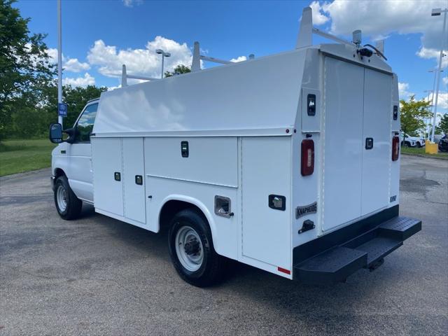 2022 Ford E-350 Cutaway Base