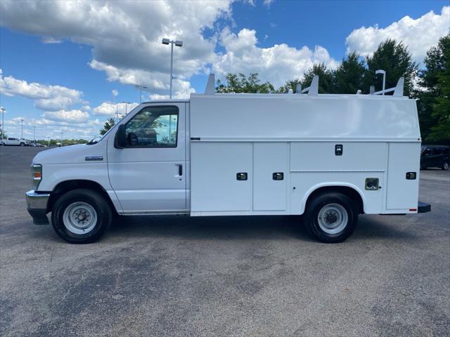 2022 Ford E-350 Cutaway Base