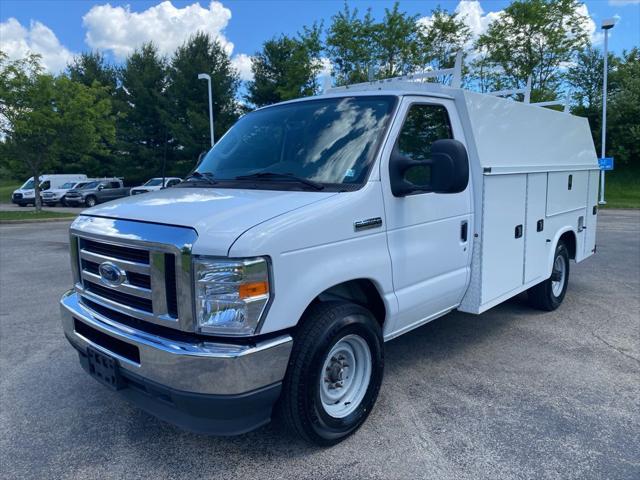 2022 Ford E-350 Cutaway Base