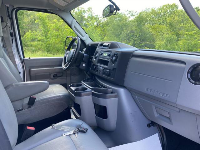2022 Ford E-350 Cutaway Base