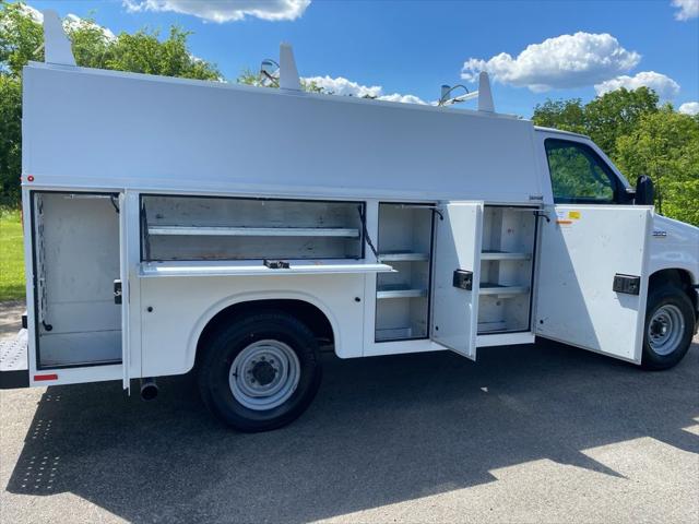 2022 Ford E-350 Cutaway Base