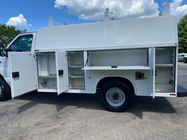 2022 Ford E-350 Cutaway Base