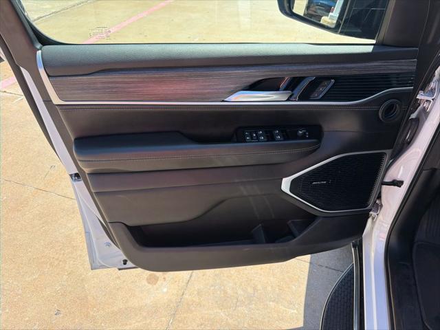 2024 Jeep Wagoneer Series II 4x2