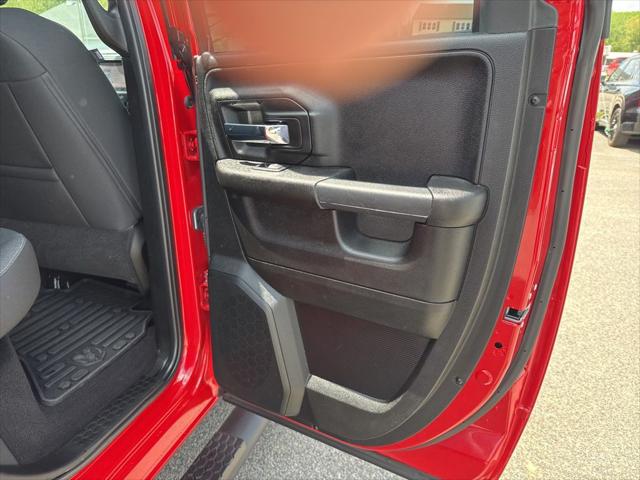 2024 Ram 1500 Classic Warlock Quad Cab 4x4 6'4" Box