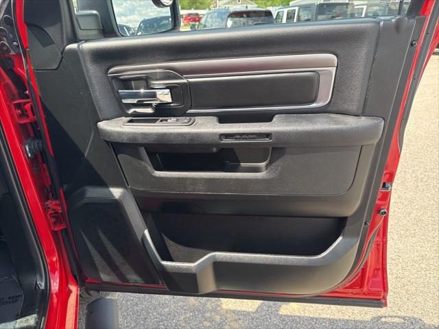 2024 Ram 1500 Classic Warlock Quad Cab 4x4 6'4" Box