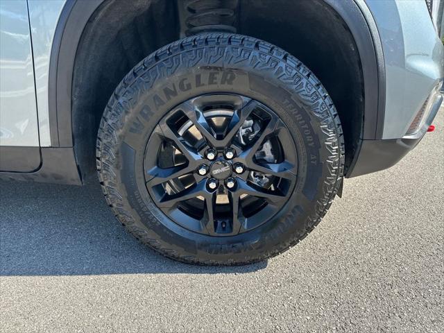 2026 GMC Acadia AT4 AWD