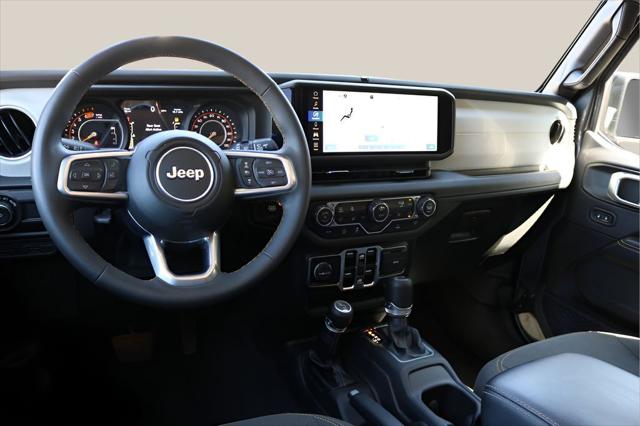 2025 Jeep Wrangler 4-Door Sahara 4x4