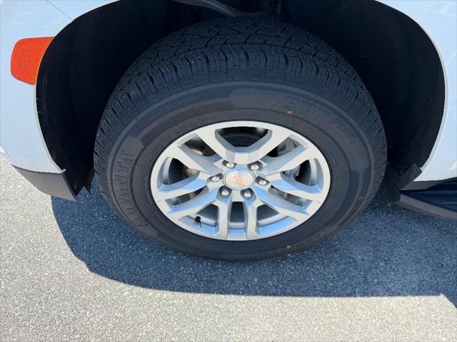 2024 Chevrolet Suburban 2WD LT
