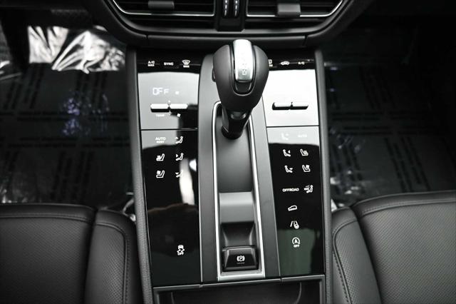 2026 Porsche Macan AWD