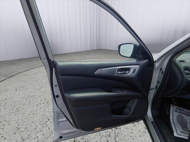 2019 Nissan Pathfinder SL