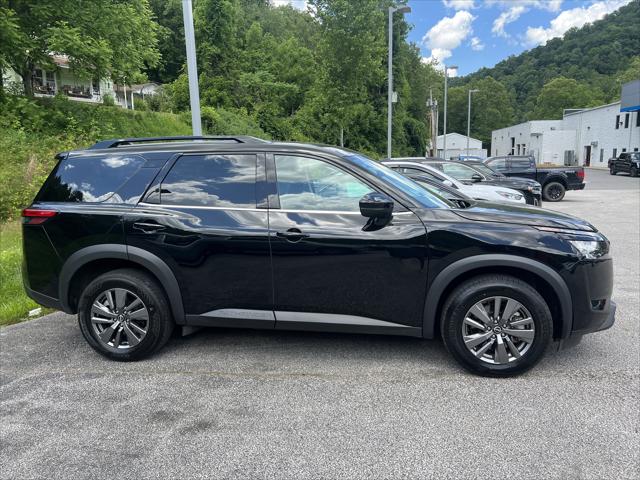 2025 Nissan Pathfinder SV 4WD