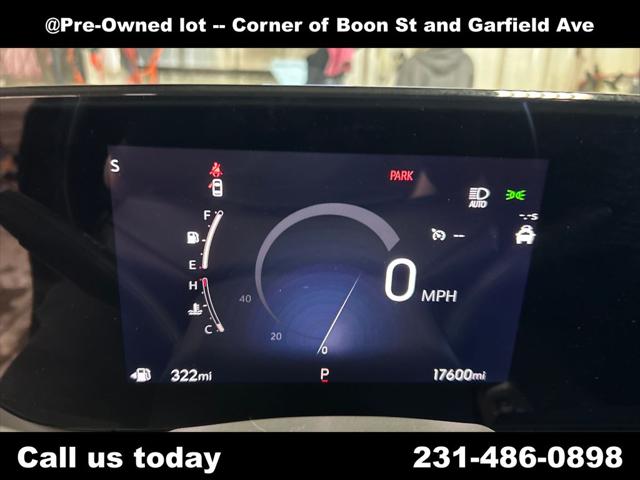 2024 Buick NV Preferred FWD