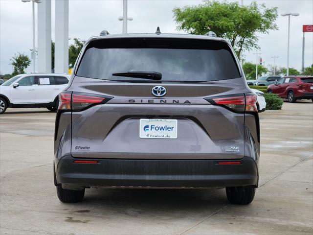 2021 Toyota Sienna XLE