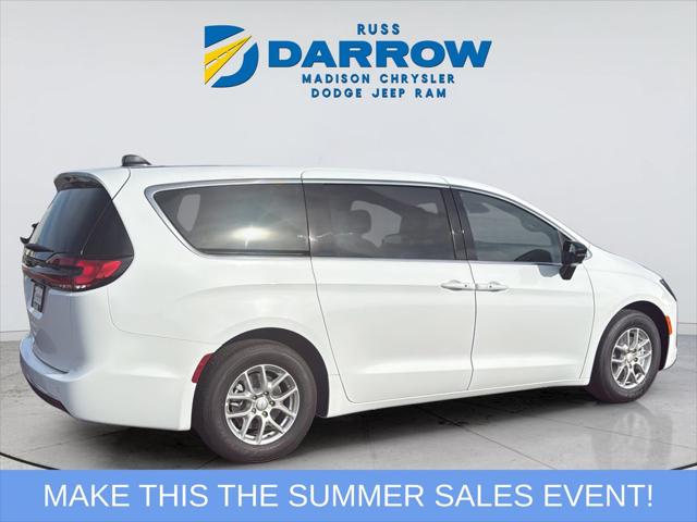 2027 Chrysler Pacifica Select