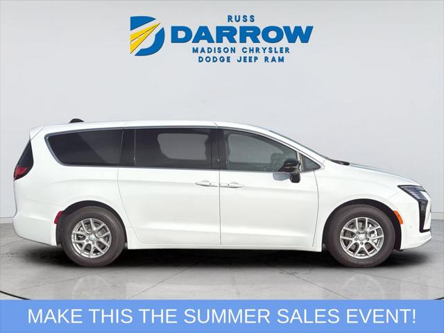 2027 Chrysler Pacifica Select