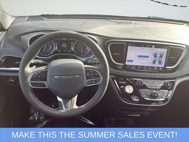 2027 Chrysler Pacifica Select