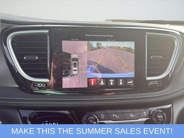 2027 Chrysler Pacifica Select