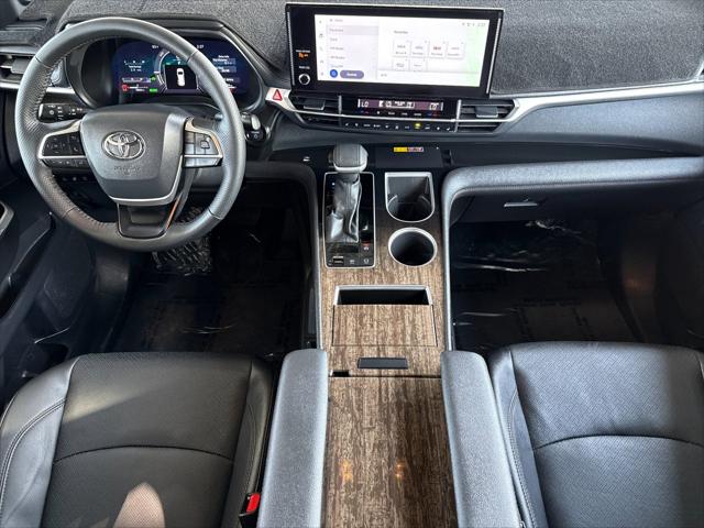 2025 Toyota Sienna Platinum