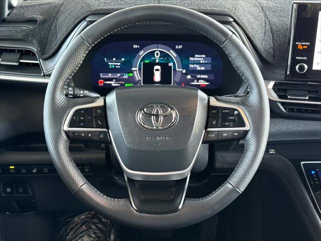 2025 Toyota Sienna Platinum