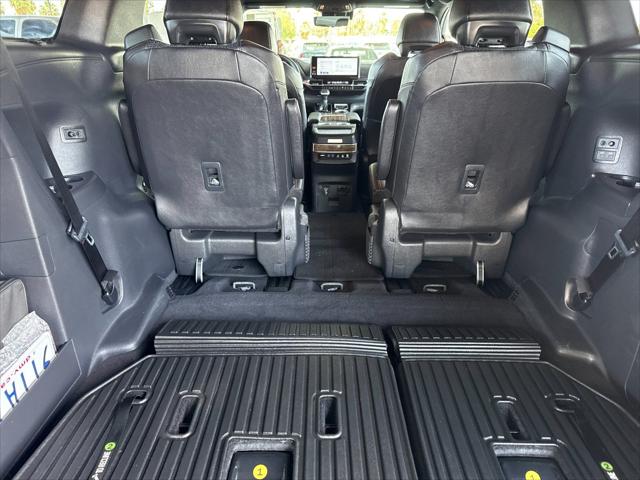 2025 Toyota Sienna Platinum